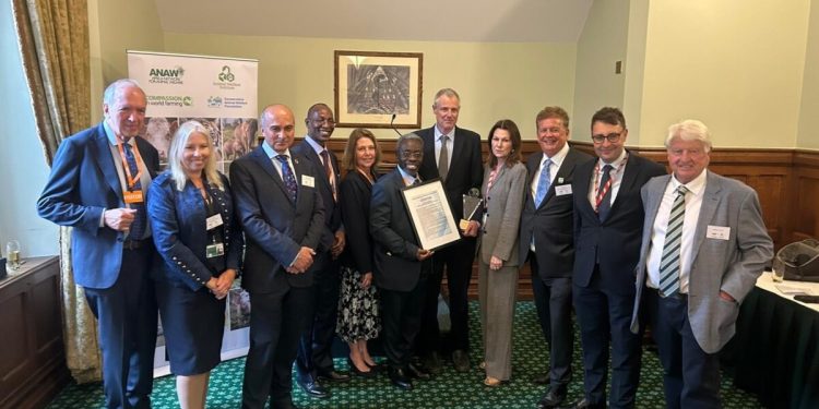 Lord Goldsmith receives prestigious Animal Welfare and Environmental Protection award