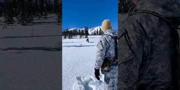 What happens when a dog sees its owner who’s just come back from military service?#dog What happens when a dog sees its owner who’s just come back from military service?#dog