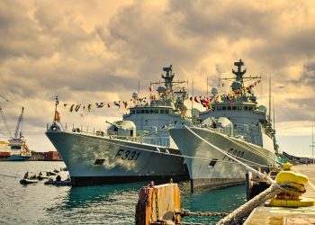 Woofing Wonders: 5 Easy Commands Kids Can Teach Their Dogs