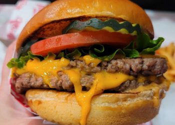 Your National Burger Day Run-down: Which Top Chains are Flipping—Or Skipping—Plant-Based Patties